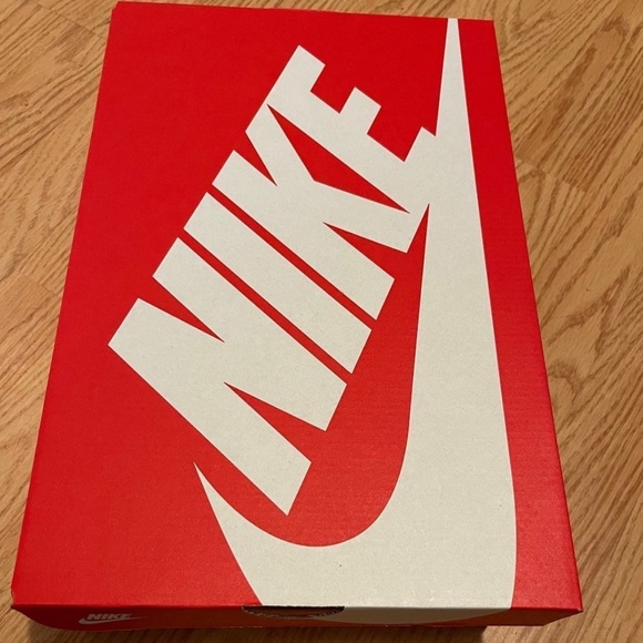 Nike Dunk Low Retro BTTYS “Oregon” sneakers, New in Box, M12 - Picture 7 of 8